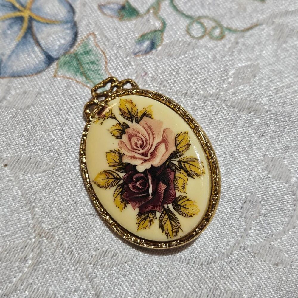vintage cottagecore coquette roses gold tone brooch